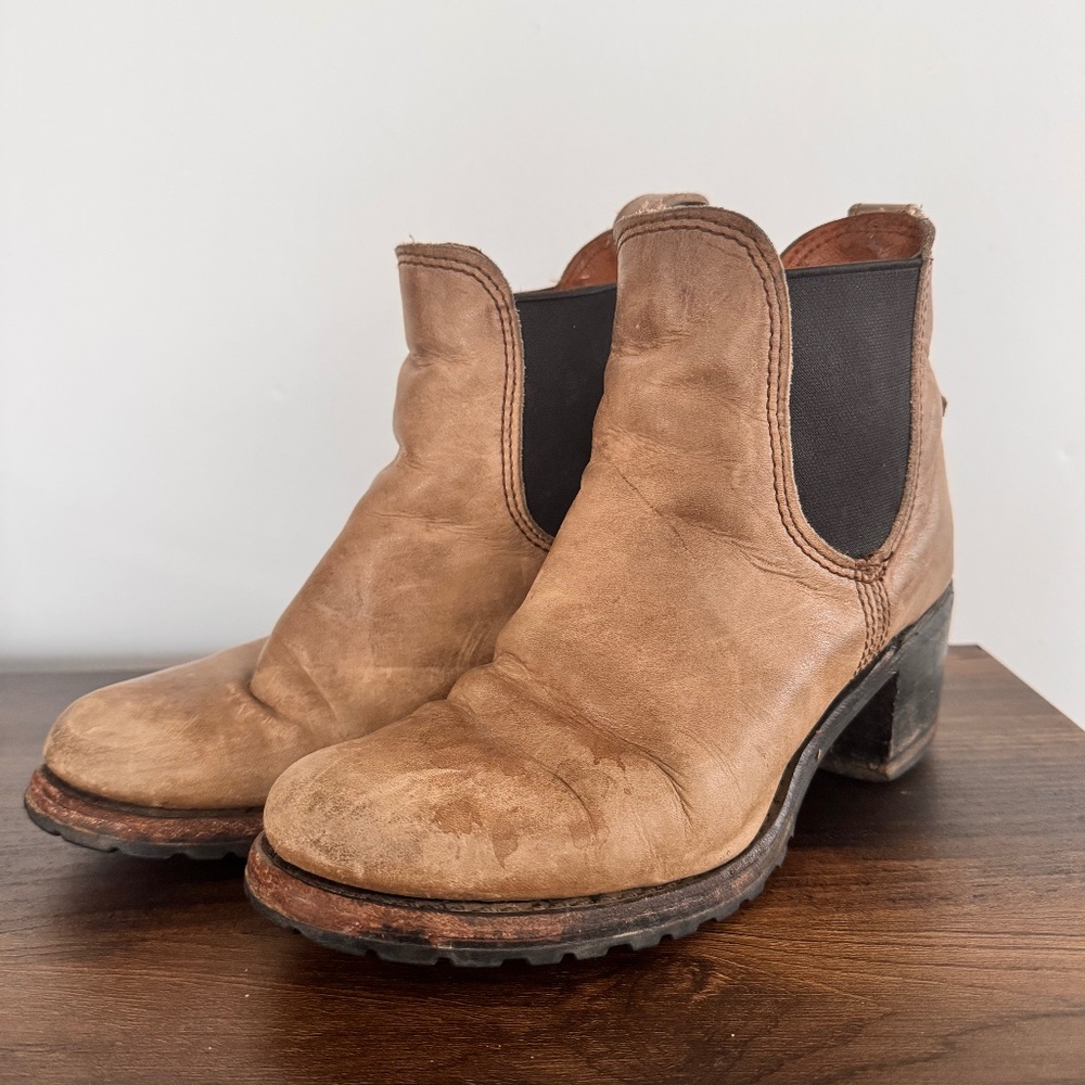 Frye Sabrina Chelsea Distressed Ankle Boots 8 1/2